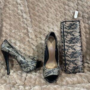 ALDO leather platform peep toe stilettos. Lace print. Free clutch. 37 euro